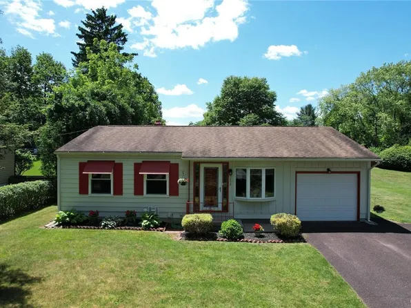 5202 Camp Meeting Rd, Center Valley, PA 18034