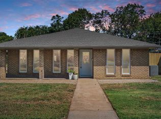 1801 E Crosby Rd, Carrollton, TX 75006