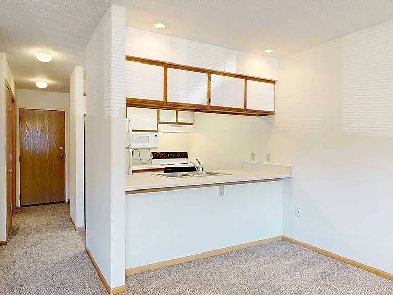 Highland View Apartments — Photo 61
