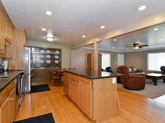 4th image of 1885 E Bosham Ln