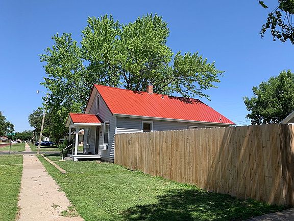 4th image of 501 E 12th St