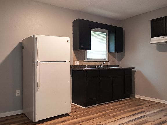 2nd image of 1107 S Cypress St #1