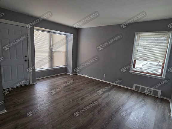 4th image of 1139 S Bassett St