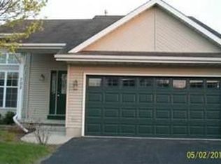 702 Hawthorne Ln, Genoa, IL 60135