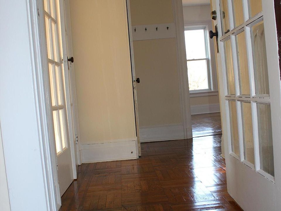Hallway to the apartment