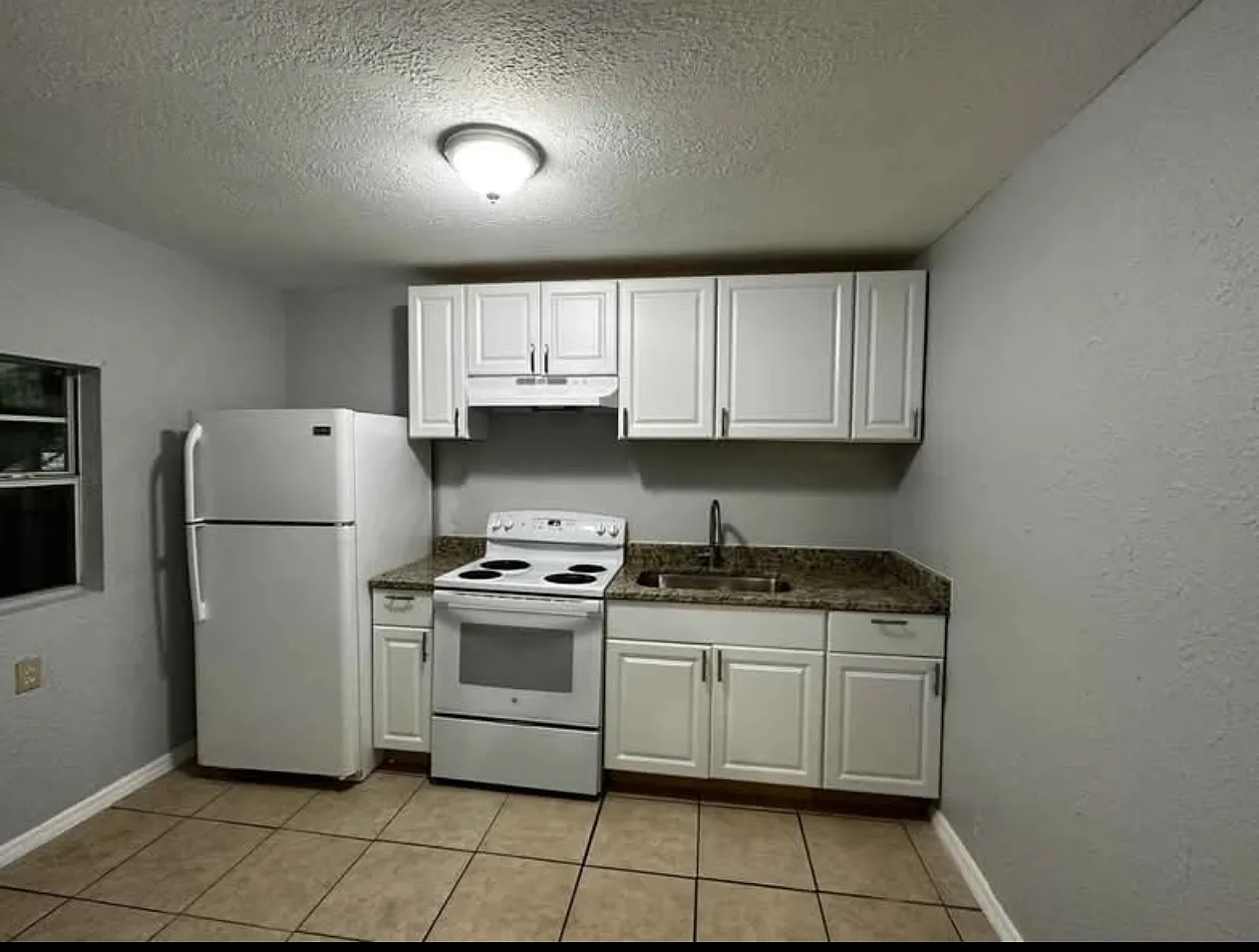 2 bed, 1000 sqft, $1,100 — Photo 2