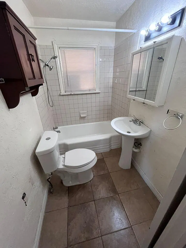 2 bed, 1200 sqft, $875 — Photo 4