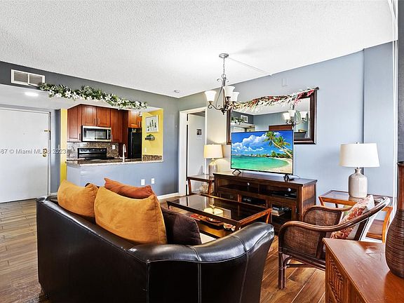5th image of 6955 NW 186th St APT F507