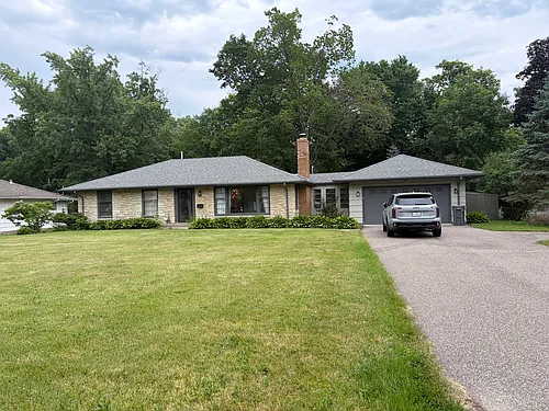 413 Blake Rd S Photo 1