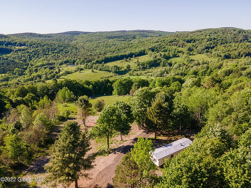 2nd image of 157 MOUNTAIN POINT Road