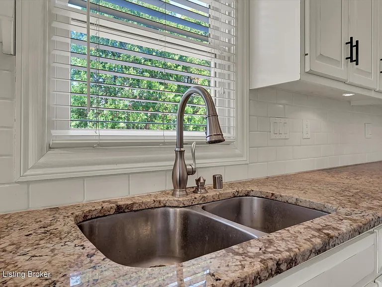 2603 Locust Hill Pl — Photo 21