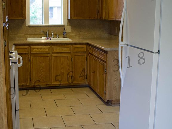 4th image of 1009 E Lori Ln