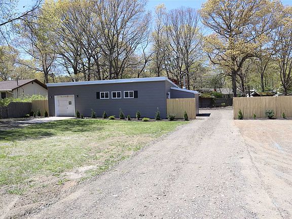 2nd image of 451 Lucerne Ave