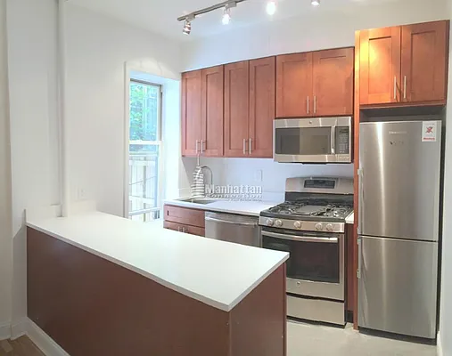 Rented by Manhattan Connection | media 2