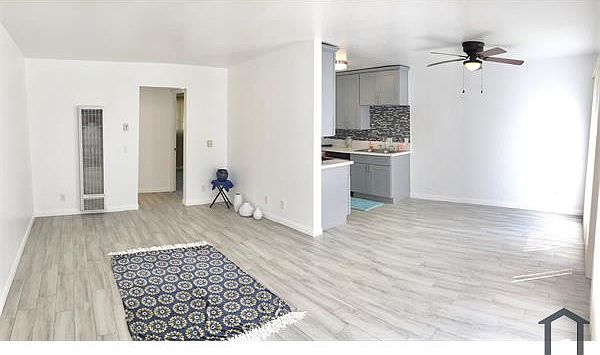 1st image of 640 W Alondra Blvd #15