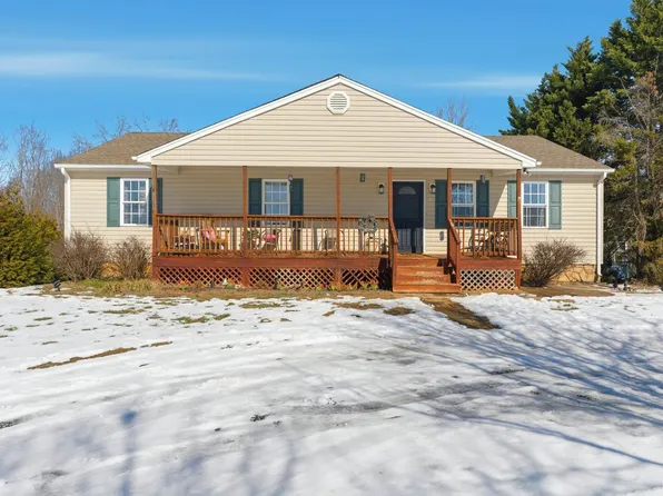 2305 Smith Mountain Lake Pkwy, Huddleston, VA 24104