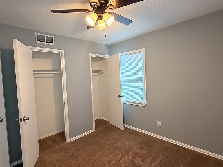 13610 Emery Ave — Photo 14