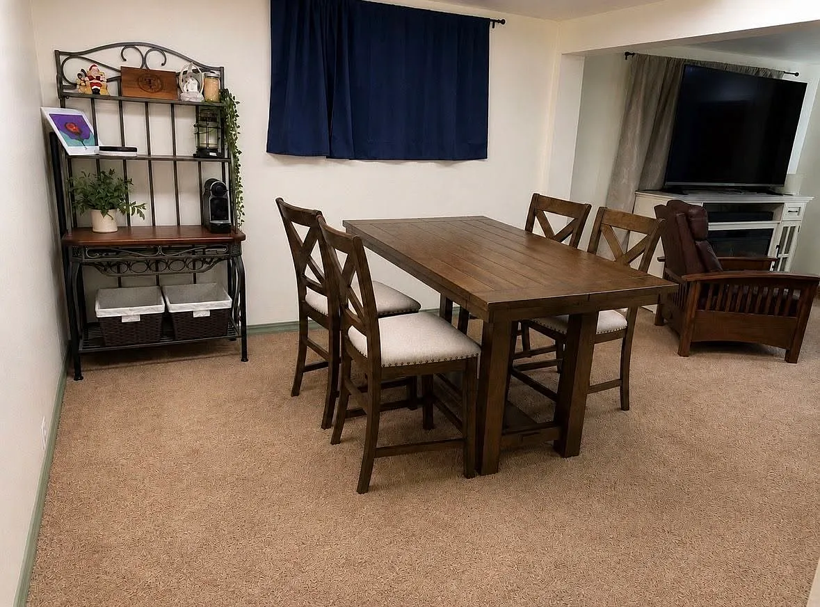 2 bed, 1000 sqft, $1,725 — Photo 3