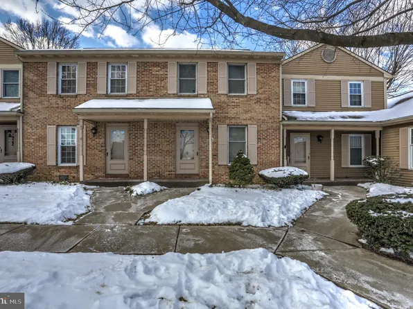61 Ashlea Vlg, New Holland, PA 17557