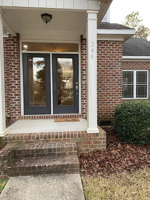 3 bed, 2.5 bath, 1920 sqft, $2,150 — Photo 1