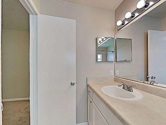 4th image of 1549 Crossridge Dr #1