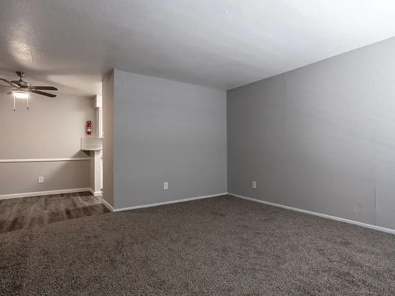 Northlake Manor Apartments — Photo 58