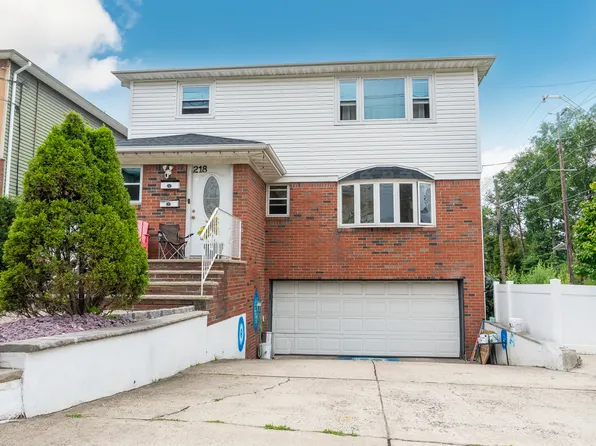 218 E Brinkerhoff Ave, Palisades Park, NJ 07650