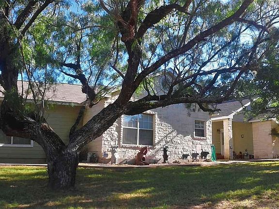 3rd image of 226 Friar Tuck Ln