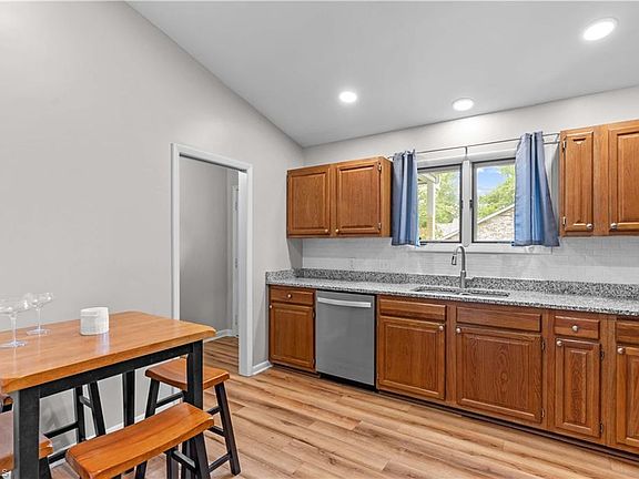 4th image of 502 Wellington Hills Cir