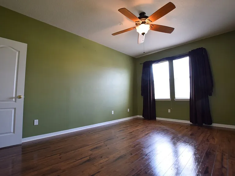 1619 Hanks Ave — Photo 13