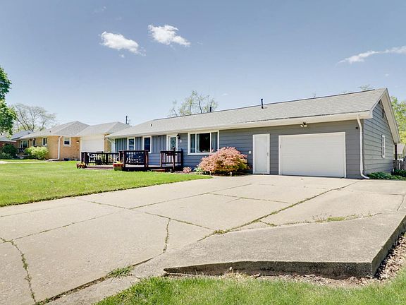 3rd image of 3 Cottonwood St