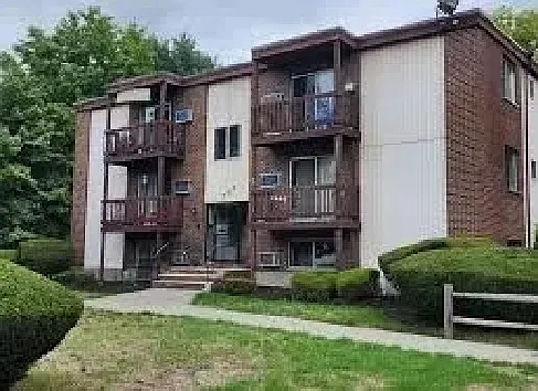 707 Bedford St #2 — Photo 10