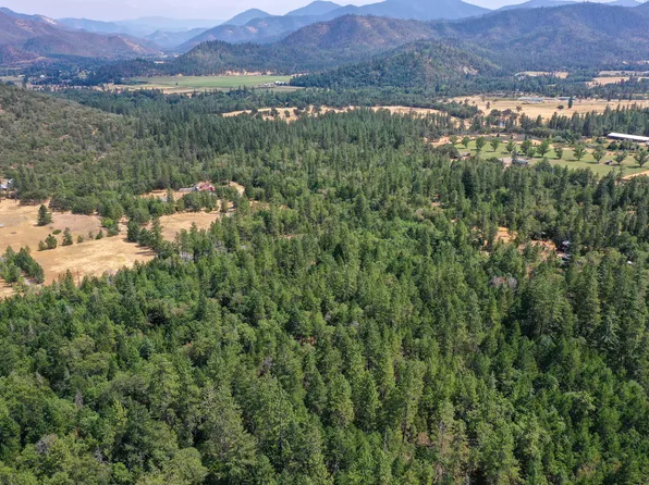 0 Fields Rd, Williams, OR 97544