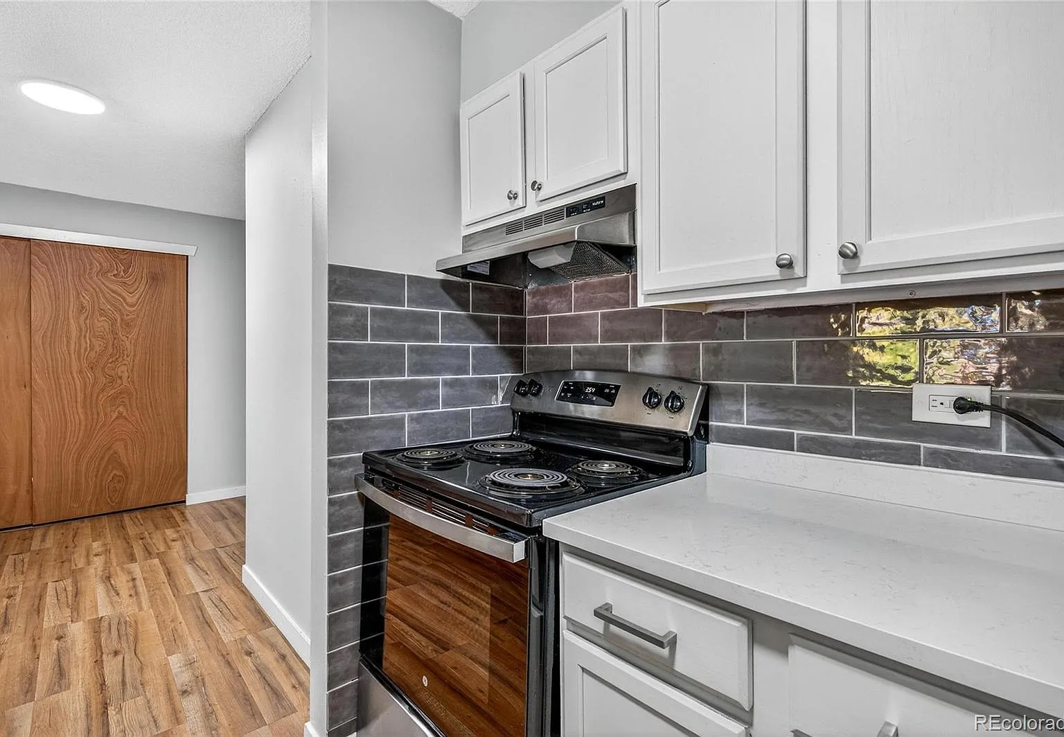 2 bed, 2.0 bath, 972 sqft, $1,950 — Photo 1
