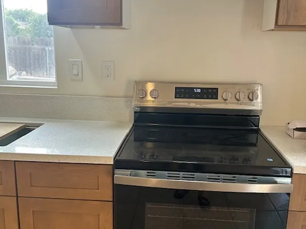 610 E I St #B, Ontario, CA 91764