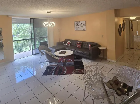 5160 Las Verdes Cir APT 217, Delray Beach, FL 33484