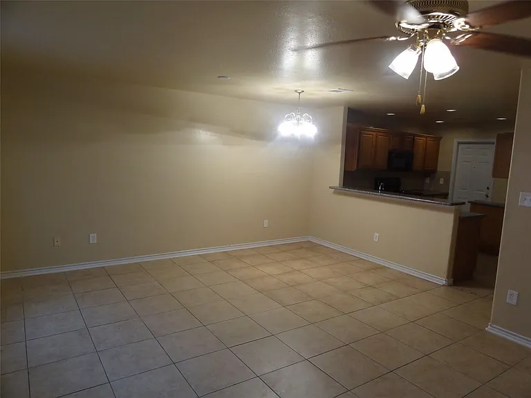 1554 Stone Village Dr — Photo 5