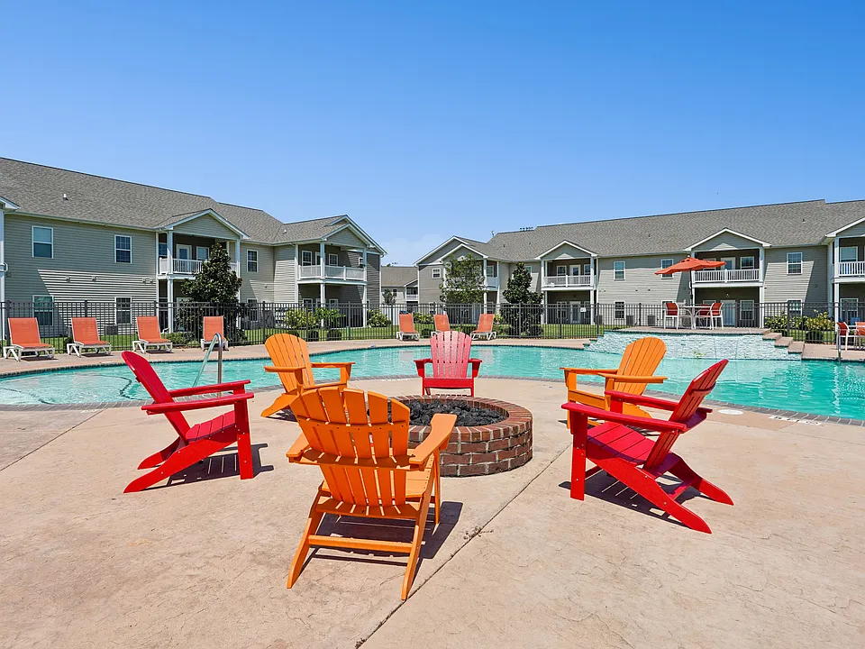 The Lory of Greenway Village
