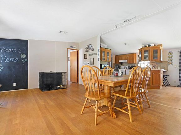 5th image of 1485 Lake Dr