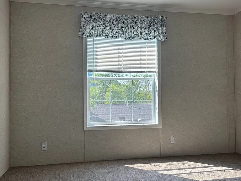 465 Royal Manor Rd #5 — Photo 5