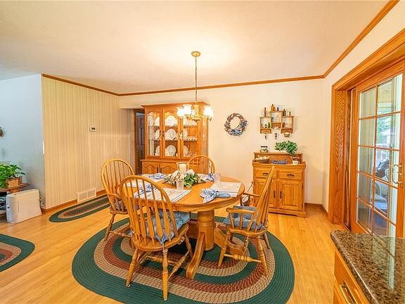 5th image of 27561 Forestview Ave