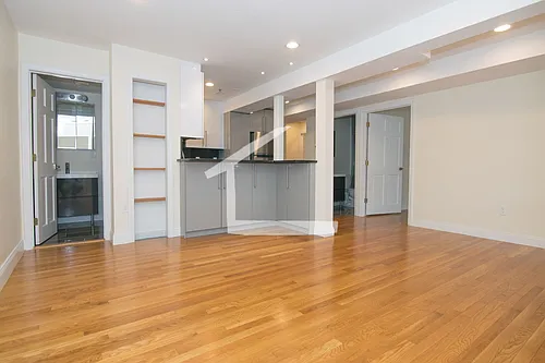 1801 Beacon St #2R Photo 1