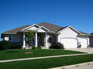 2075 Rosewood Ridge Dr, Marion, IA 52302