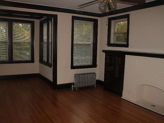 2nd image of 32 Washington Blvd APT 2B