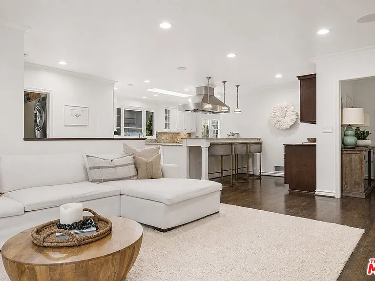 10576 Lindbrook Dr — Photo 17