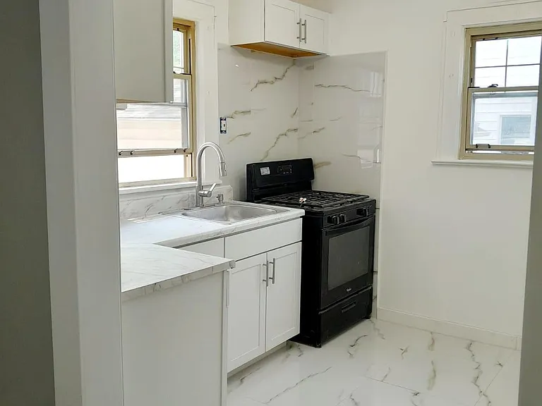 230 Albermarle St — Photo 12