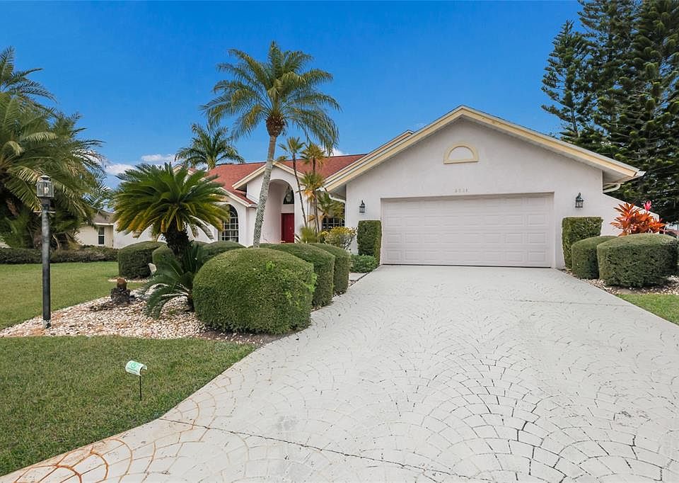 1st image of 6821 COUNTRY LAKES CIRCLE