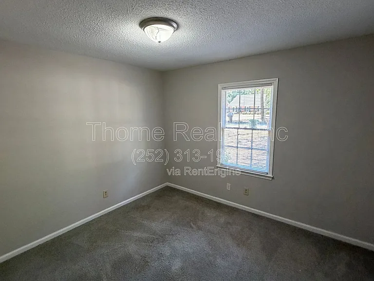 2257 Sherwood Ave — Photo 17