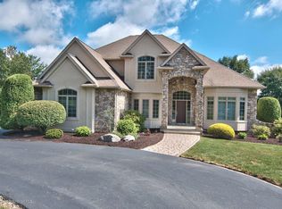 113 Stone Ridge Cir, Clarks Summit, PA 18411