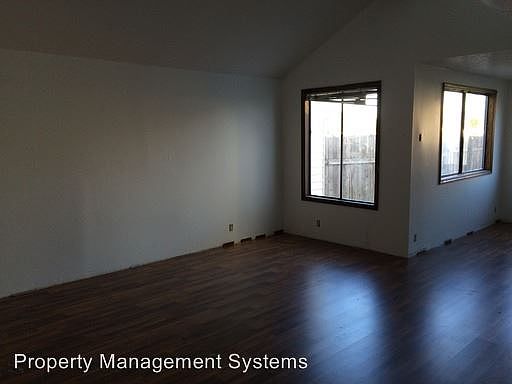 2nd image of 601 NW Beary St